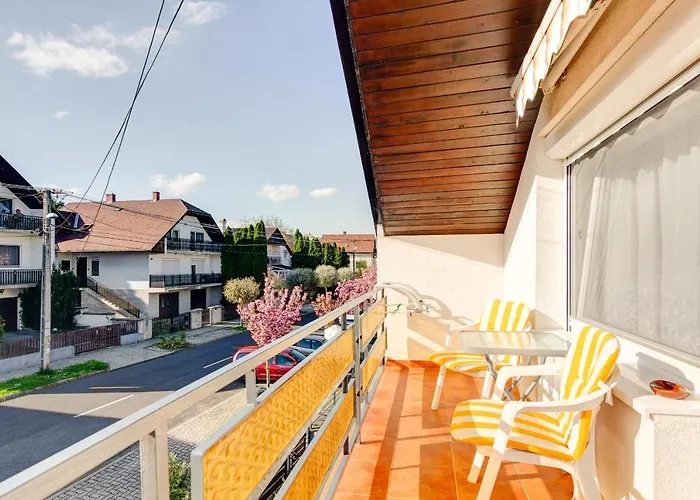 Hilda Vendeghaz Kwatera prywatna *